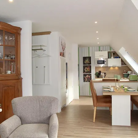 Platzhirsch Apartment *